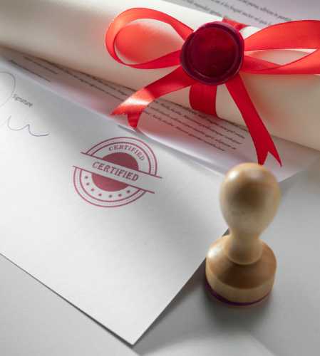 close-up-graduation-diploma (1)